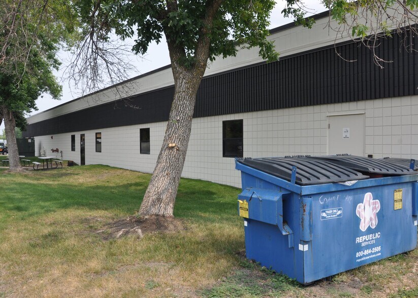 1418 5th St S, Hopkins, MN à vendre - Photo du bâtiment - Image 2 de 19