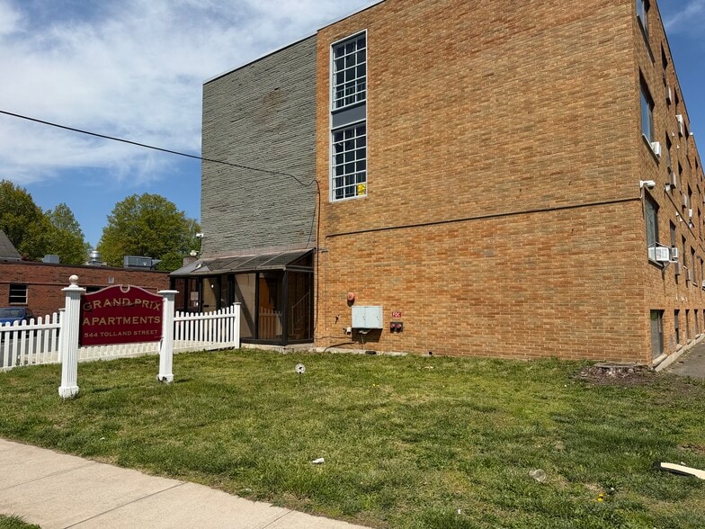 544 Tolland St, East Hartford, CT for sale - Building Photo - Image 2 of 11