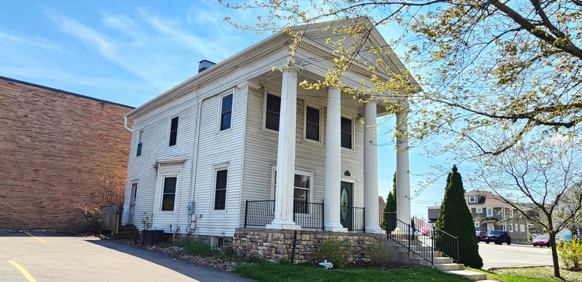 105 W Hillsdale St, Lansing, MI for lease Building Photo- Image 1 of 2