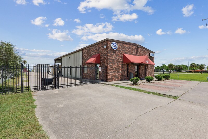 5029 FM 646 Rd E, Dickinson, TX à louer - Photo du bâtiment - Image 2 de 13