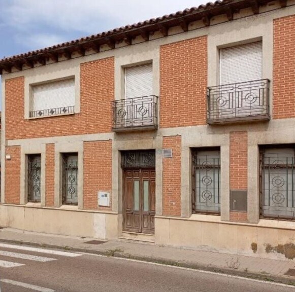 Retail in Becilla de Valderaduey, Valladolid for lease Interior Photo- Image 1 of 1