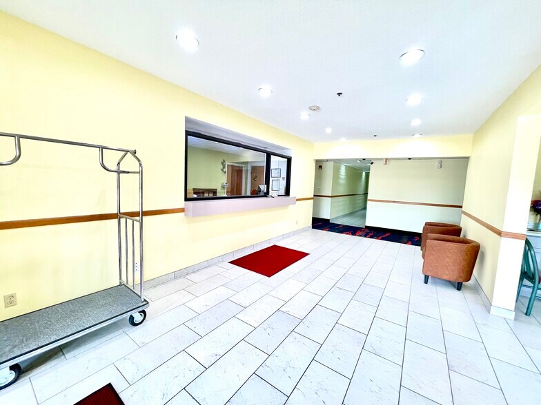 765 Highway 51 S, Ripley, TN à vendre - Hall d’entrée - Image 3 de 8