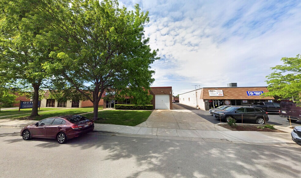1538 Burgundy Pky, Streamwood, IL à vendre - Photo du bâtiment - Image 1 de 3