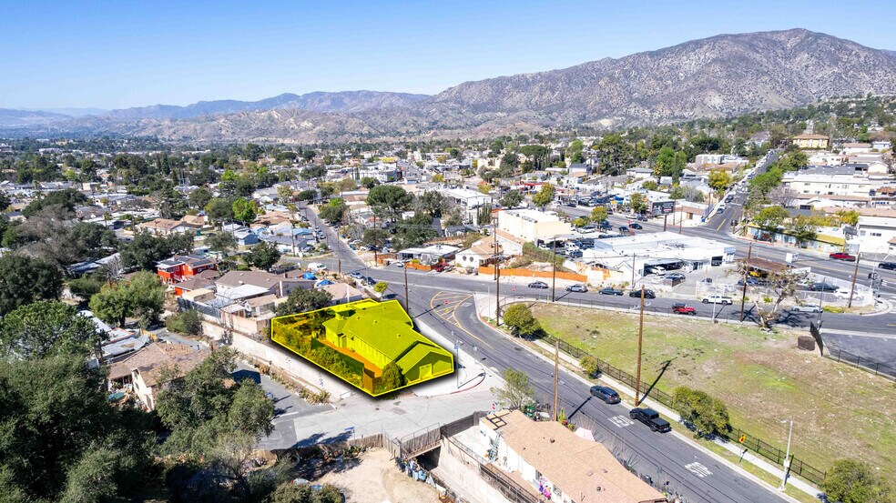 7510 Valaho Dr, Tujunga, CA à vendre - Photo du bâtiment - Image 2 de 18