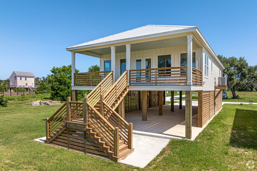534 Beach Dr, Gulfport, MS à vendre - Photo du bâtiment - Image 1 de 21