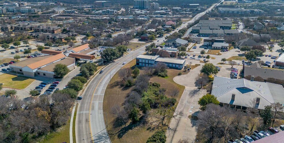 4775 Bryant Irvin Ct, Fort Worth, TX à louer - Aérien - Image 2 de 4