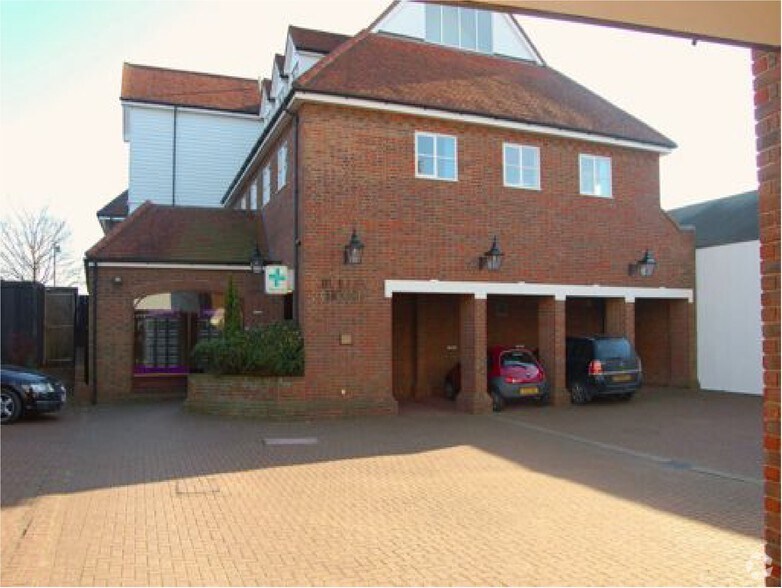 15-17 High St, Rayleigh à louer - Photo principale - Image 1 de 2