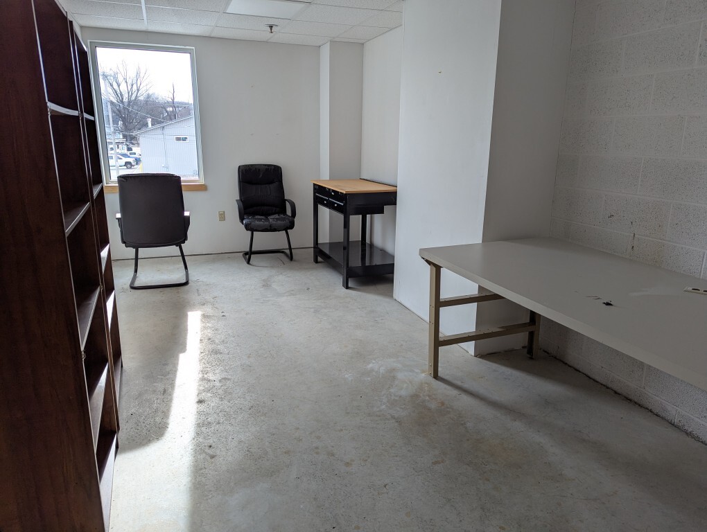 633 Napoleon St, Johnstown, PA for lease Interior Photo- Image 1 of 2