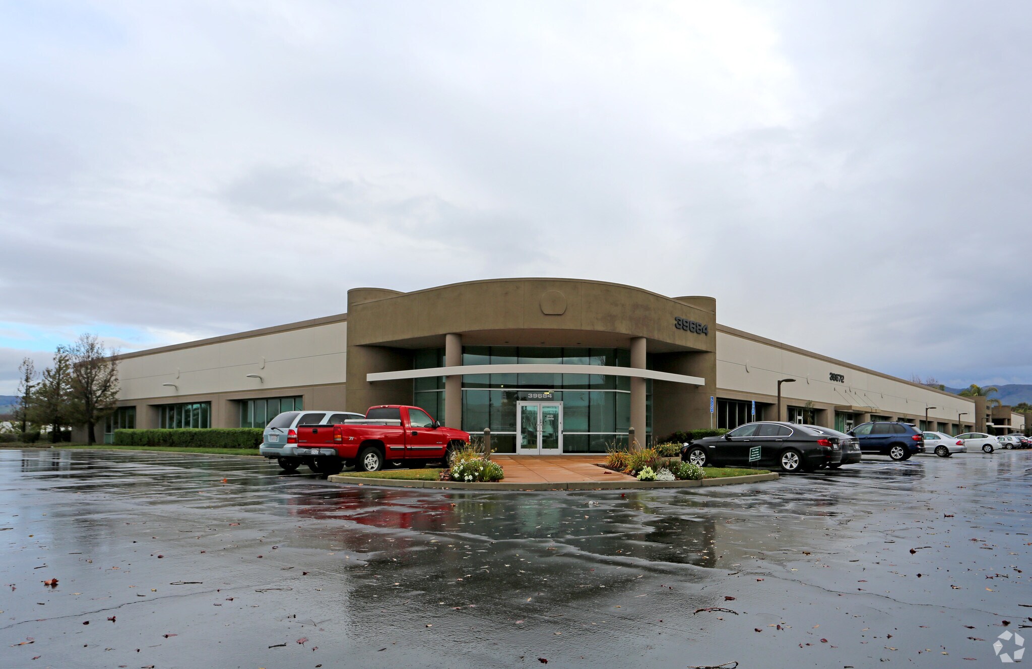 39660-39684 Eureka Dr, Newark, CA à louer Photo principale- Image 1 de 9