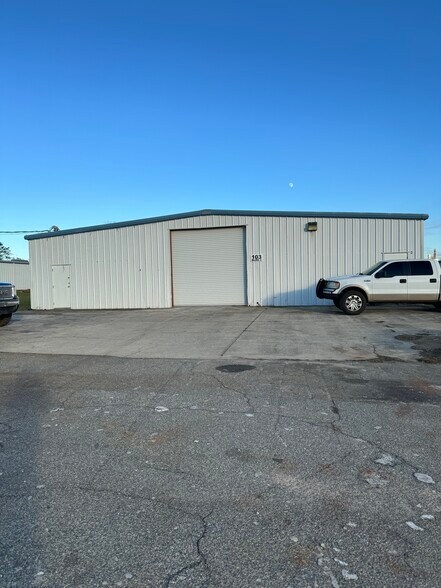 103 Industrial Park Dr, Perry, GA à louer - Photo principale - Image 1 de 7