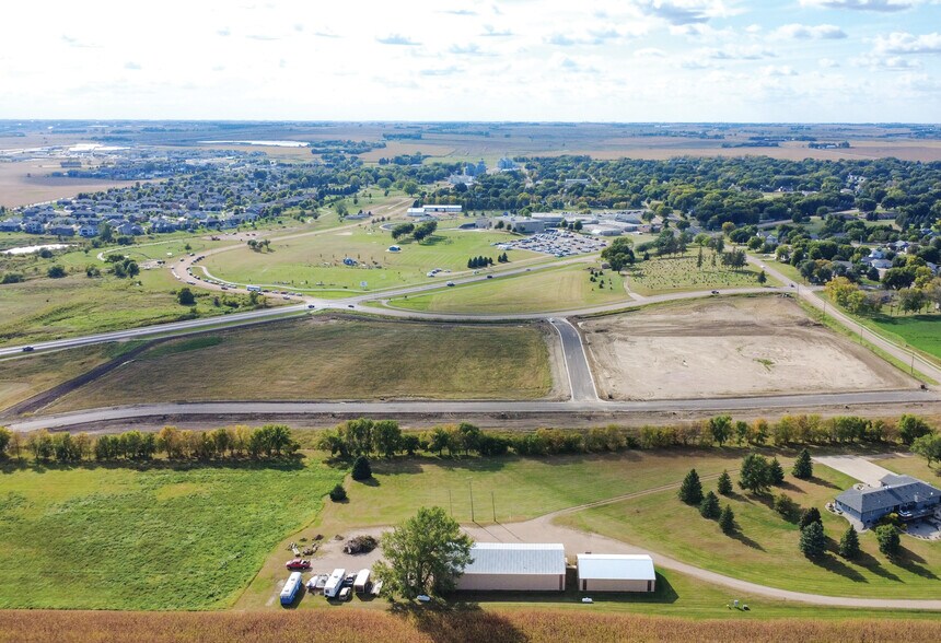 Colton Rd & Hwy 38, Hartford, SD à vendre - Photo du bâtiment - Image 3 de 8