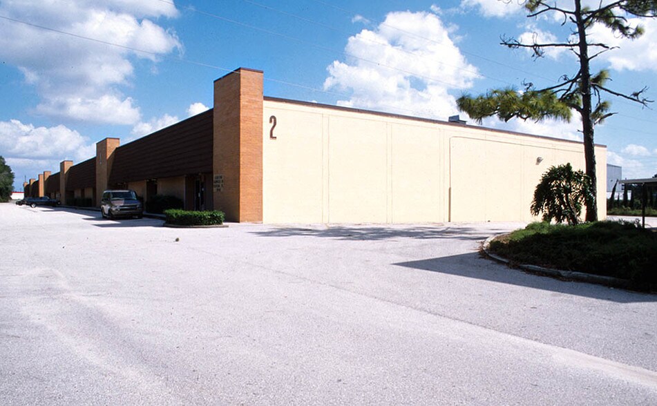 3620-3648 Silver Star Rd, Orlando, FL à louer - Photo du bâtiment - Image 2 de 5