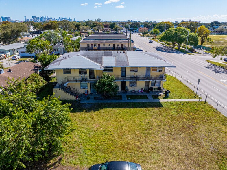 6401 NW 12th Ave, Miami, FL à vendre - Photo du bâtiment - Image 3 de 10