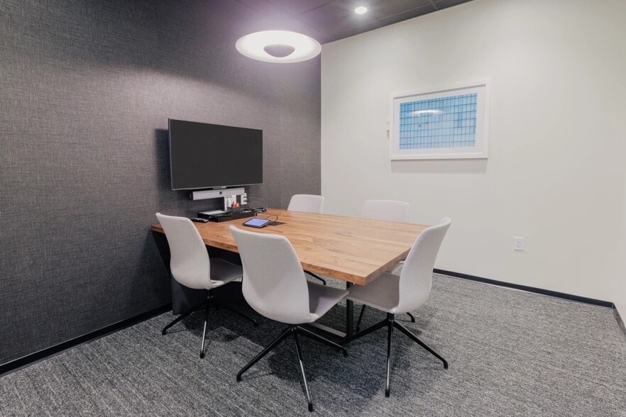 14 Ridge Sq NW, Washington, DC for lease - Interior Photo - Image 3 of 6