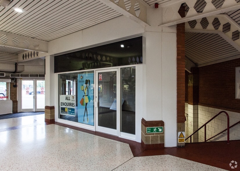 Emery Gate, Chippenham for lease - Interior Photo - Image 2 of 8