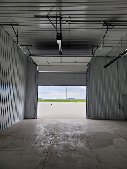 401 Snyder Drive- Building. A, Huxley, IA à louer - Photo intérieure - Image 3 de 13