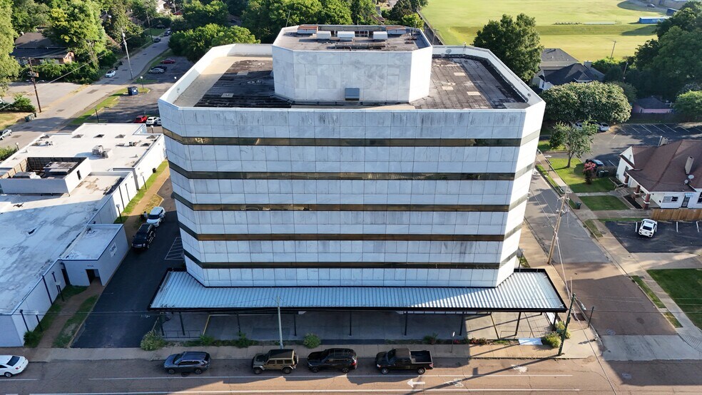 1750 Madison Ave, Memphis, TN à louer - Photo du bâtiment - Image 2 de 19
