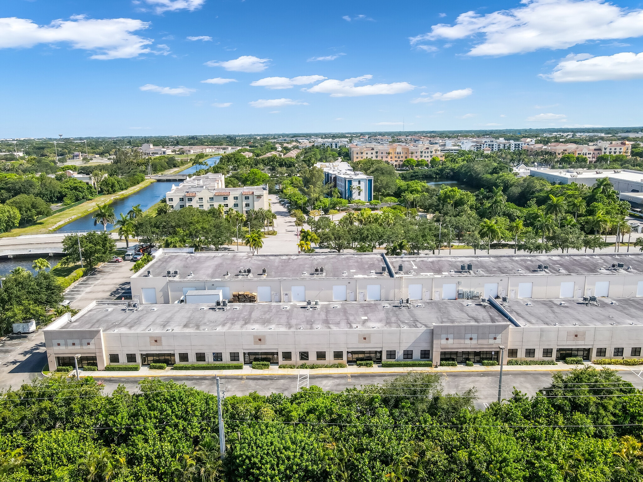 2433-2463 Quantum Blvd, Boynton Beach, FL for lease Building Photo- Image 1 of 12