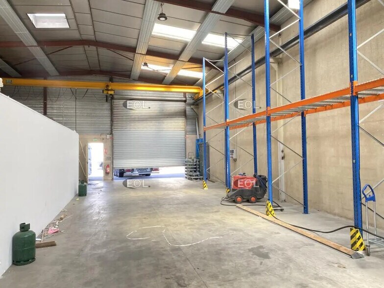 Flex dans Genas à louer - Photo du bâtiment - Image 1 de 12