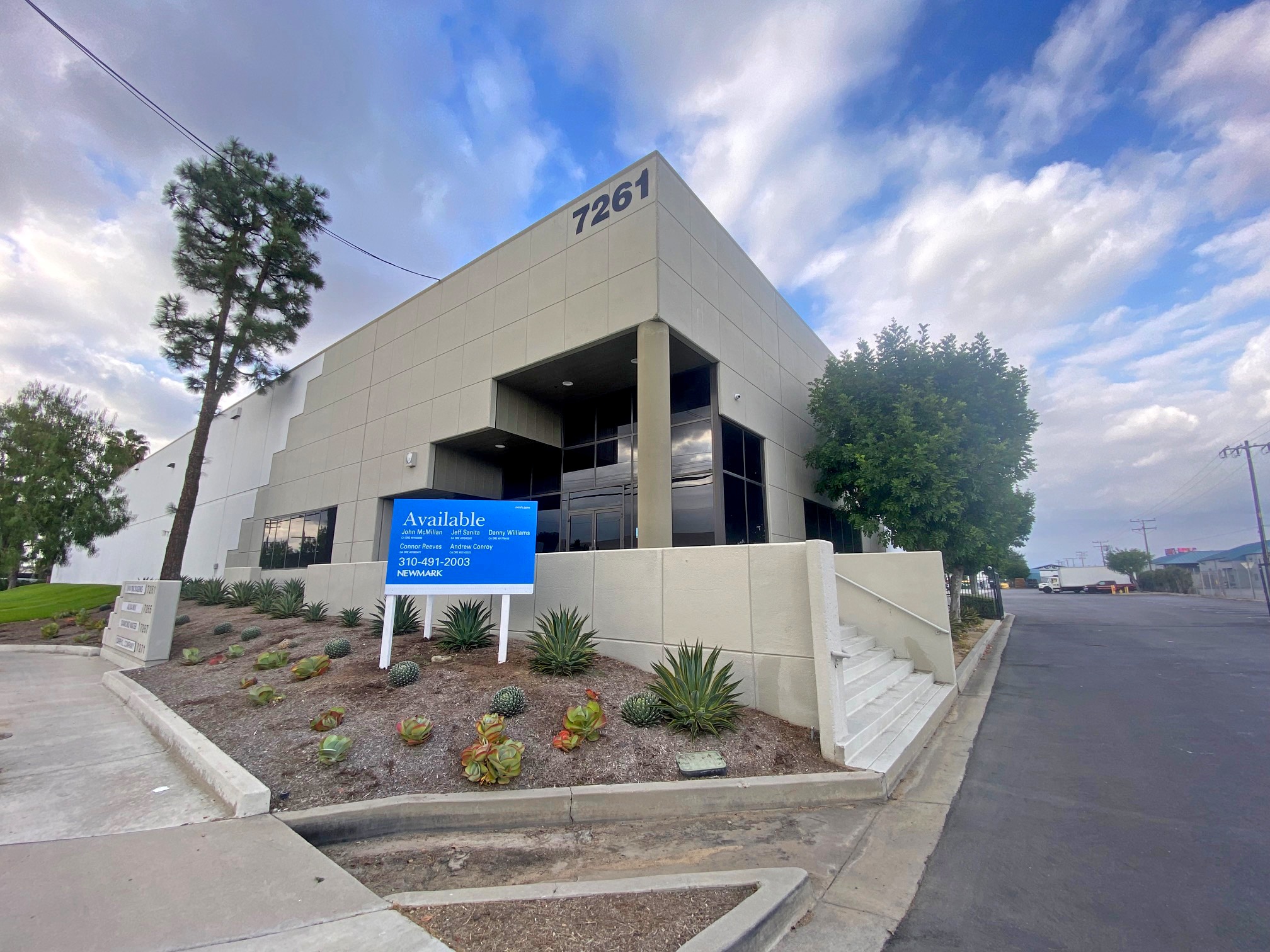 7261-7271 E Slauson Ave, Commerce, CA for lease Primary Photo- Image 1 of 3