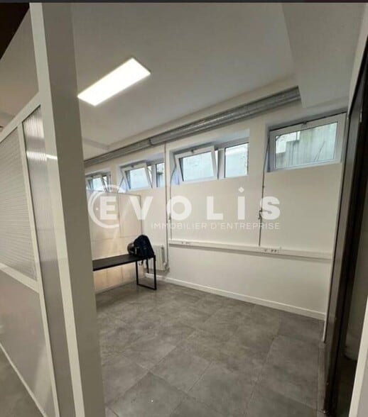 Office in Orly for lease - Interior Photo - Image 3 of 4
