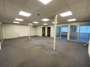 St Cenydd Rd, Caerphilly à louer Photo intérieure- Image 2 de 4