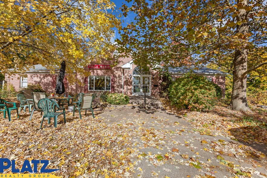 122 E College St, Alliance, OH à vendre - Photo du bâtiment - Image 2 de 10