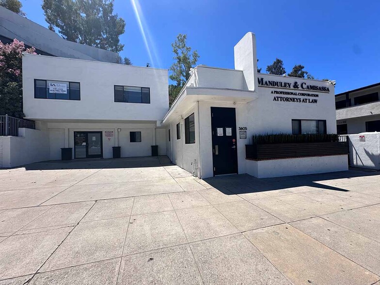 3605 Cahuenga Blvd, Los Angeles, CA for lease - Building Photo - Image 1 of 9