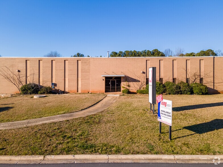4402-4404 Sentry Dr, Tucker, GA à louer - Photo du bâtiment - Image 3 de 11