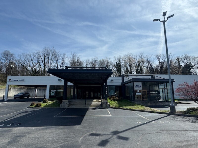 1022 E Main St, Salem, VA for lease Primary Photo- Image 1 of 23