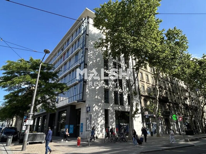 Bureau dans Lyon à louer - Photo du bâtiment - Image 1 de 9