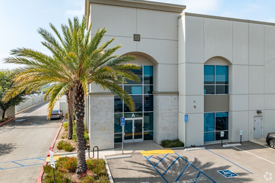 5589 Ayala Ave, Irwindale, CA for lease - Building Photo - Image 3 of 4