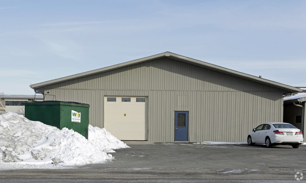 203-205 W Sophia St, Maumee, OH for lease - Building Photo - Image 2 of 6