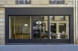 Retail in Vincennes for lease Building Photo- Image 1 of 4