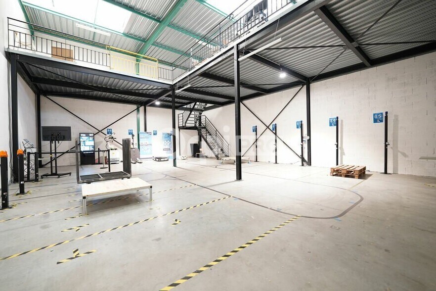 Flex in Millery for lease - Building Photo - Image 1 of 12