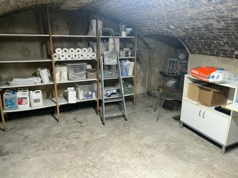Retail in Pavilly for sale - Interior Photo - Image 3 of 3