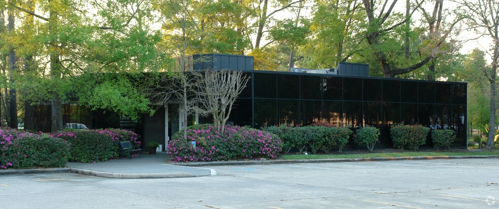 1306 Kingwood Dr, Kingwood, TX for lease - Building Photo - Image 3 of 10