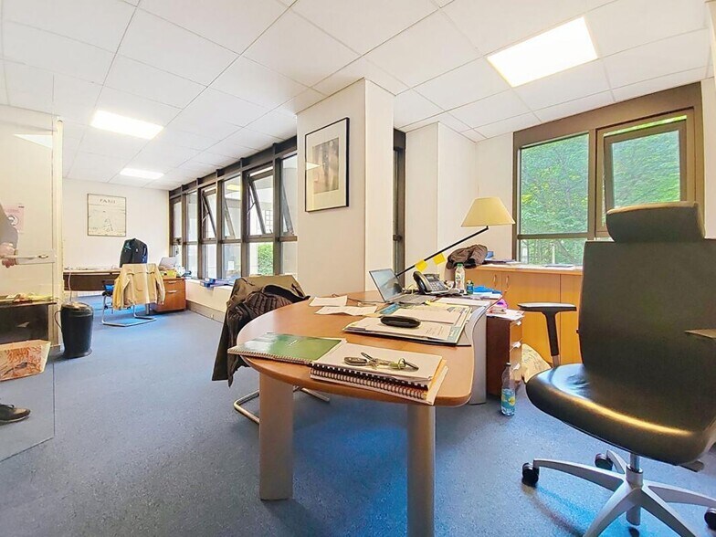 Multifamily in Levallois-Perret for sale - Building Photo - Image 3 of 10