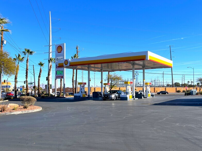 8601 W Charleston Blvd, Las Vegas, NV à vendre - Photo du bâtiment - Image 2 de 3