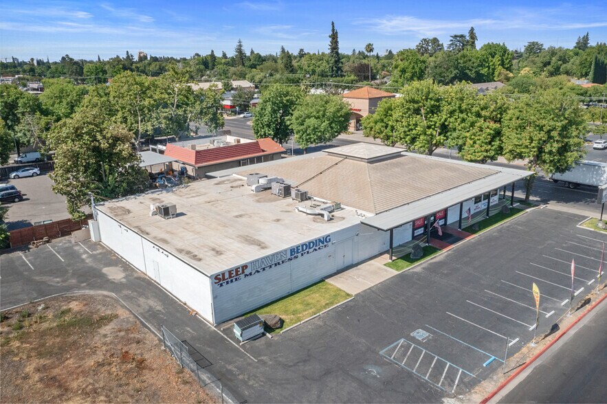 1120 McHenry Ave, Modesto, CA à vendre - Photo du bâtiment - Image 2 de 15