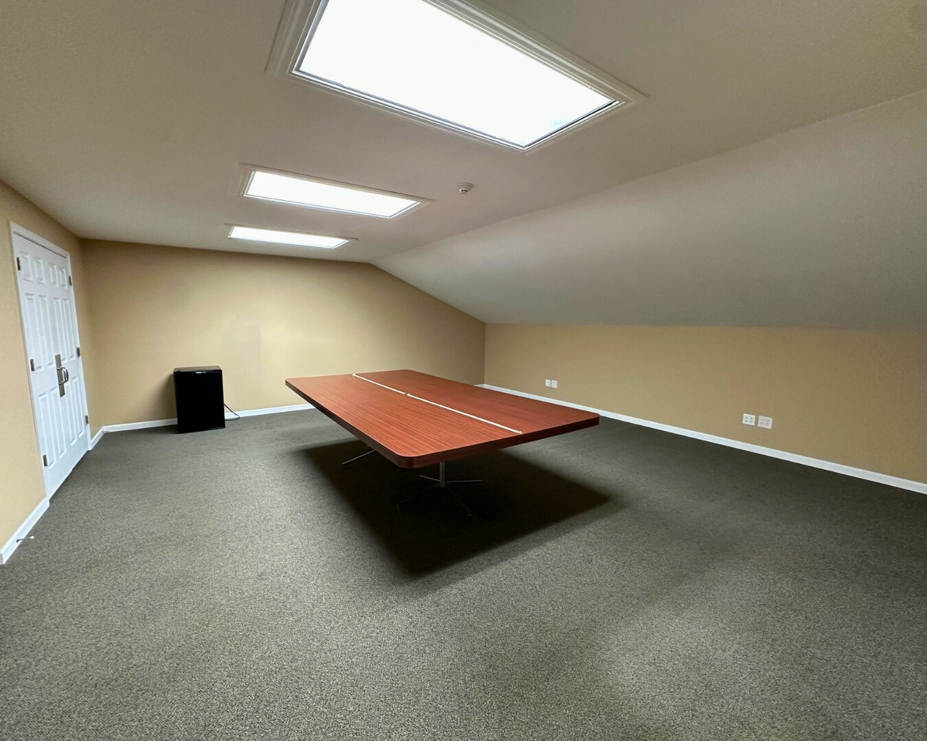 2230 W Coliseum Blvd, Fort Wayne, IN for lease Interior Photo- Image 1 of 20