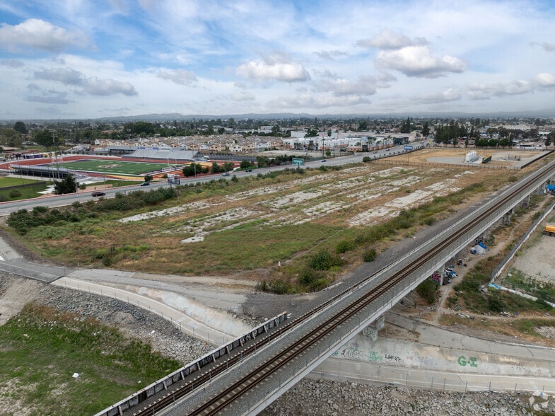 Industrial in El Monte, CA for lease - Building Photo - Image 2 of 6