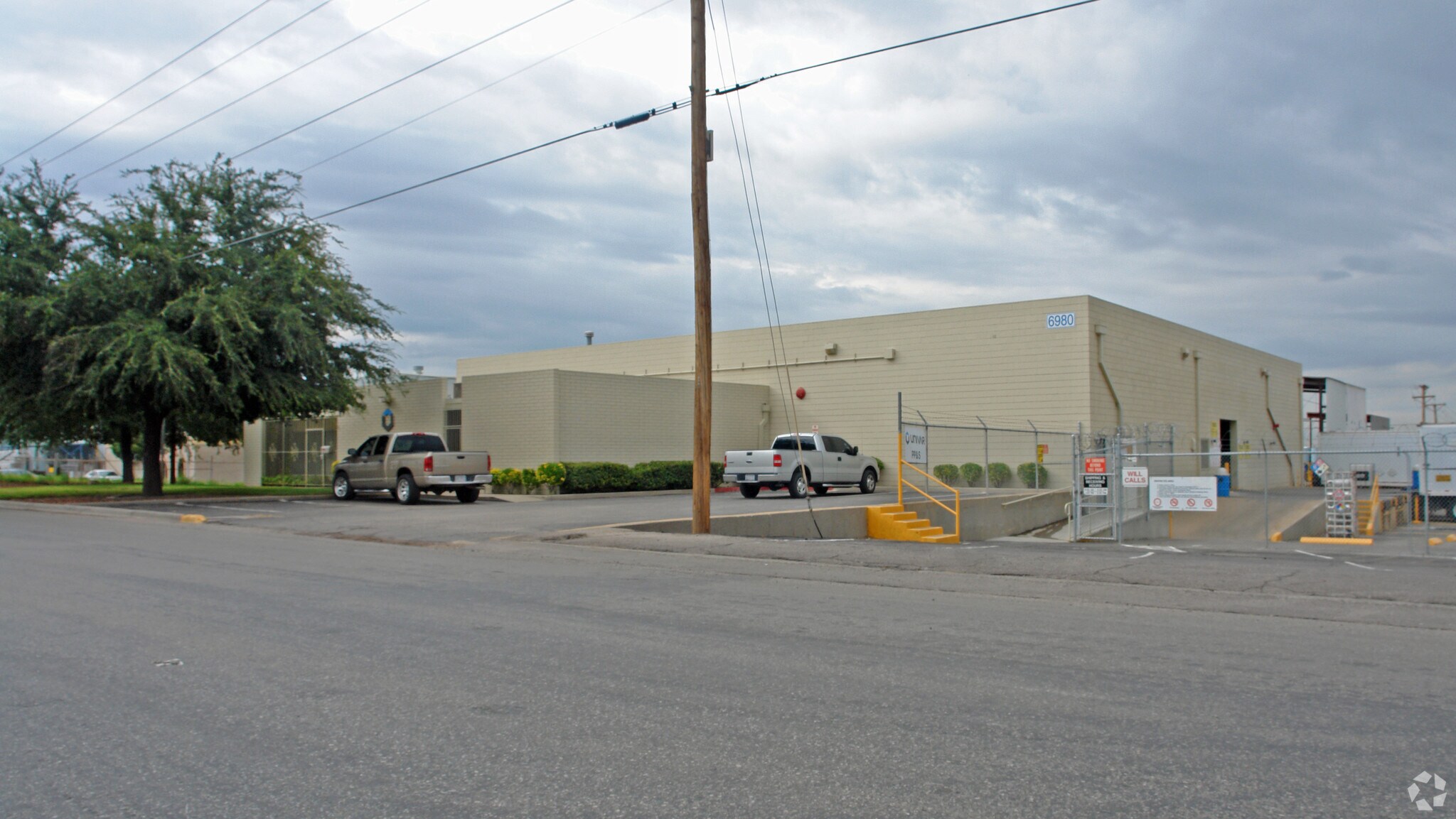 6980 Market Ave, El Paso, TX à vendre Photo du bâtiment- Image 1 de 4