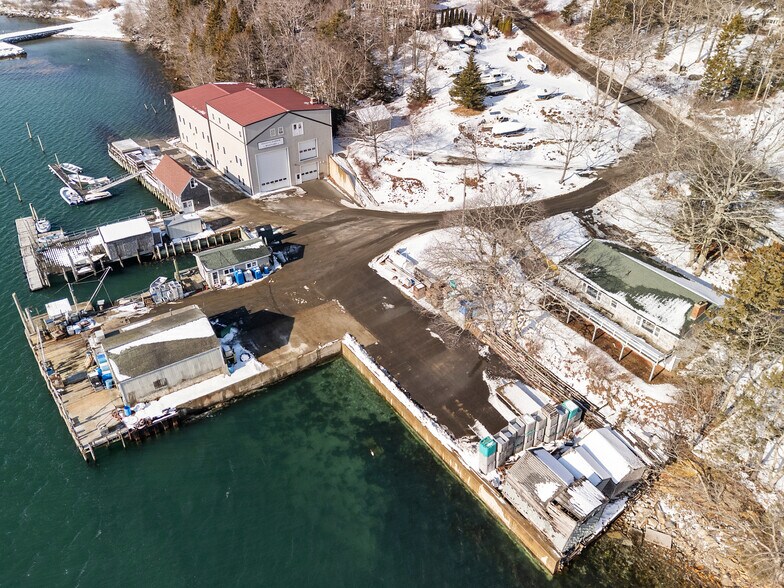 6 Boatyard Rd, Tenants Harbor, ME à vendre - Photo du bâtiment - Image 2 de 9