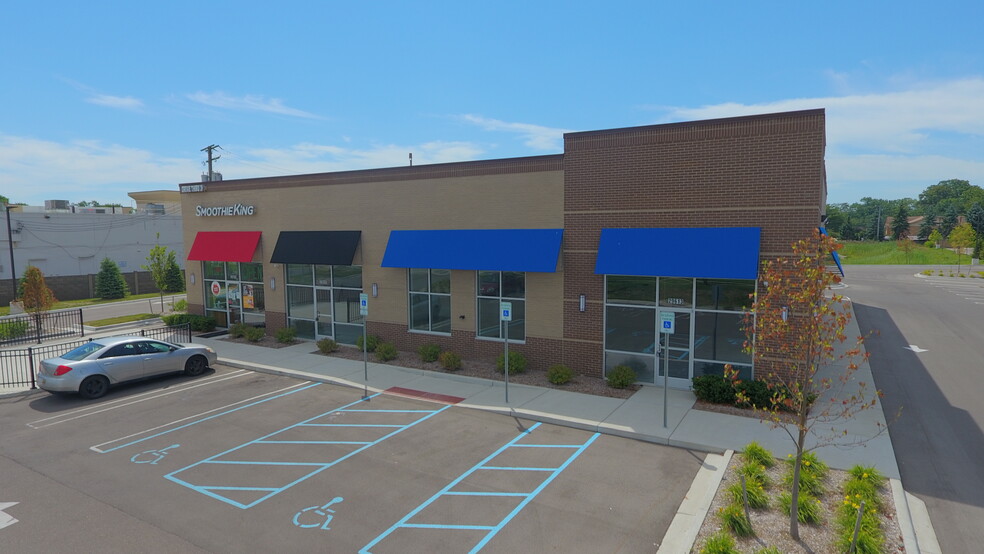 29597-29613 7 Mile Rd, Livonia, MI for lease - Building Photo - Image 2 of 9