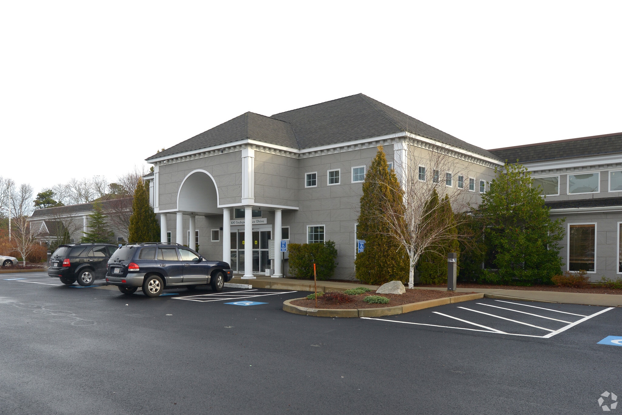 70 Airport Rd, Hyannis, MA for lease Primary Photo- Image 1 of 21