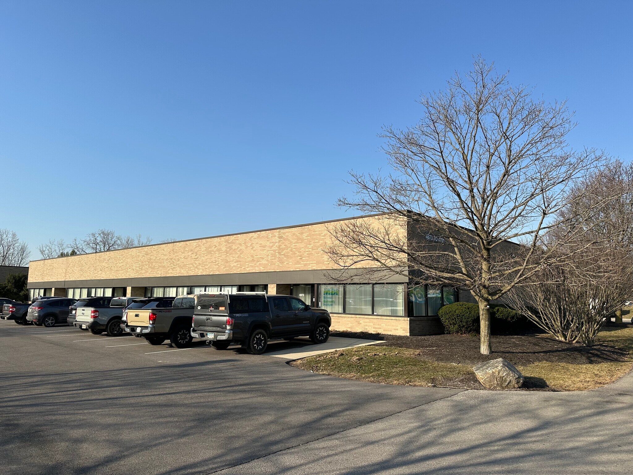 4673 Northwest Pky, Hilliard, OH à louer Photo principale- Image 1 de 2