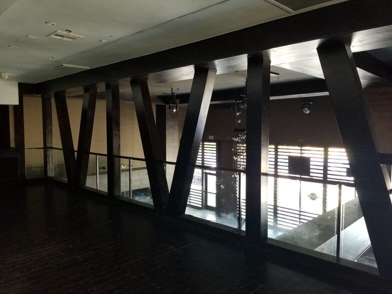 199 Promenade North, Long Beach, CA for lease - Building Photo - Image 3 of 11