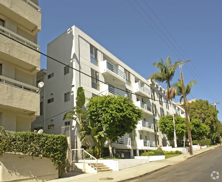 1617 N Fuller Ave, Los Angeles, CA à vendre - Photo du bâtiment - Image 2 de 12