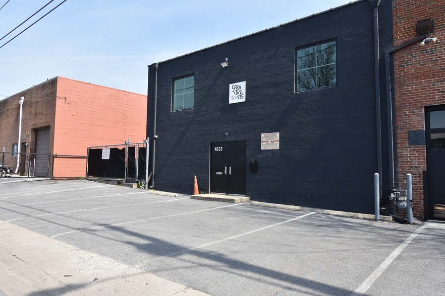 4633 42nd Pl, Hyattsville, MD à louer - Photo du bâtiment - Image 2 de 15